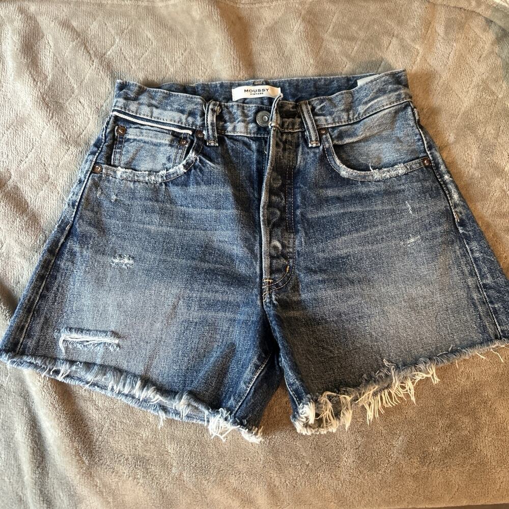 Size 24 Moussy Vintage Button Fly Jean Shorts